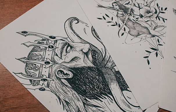 Desenhos com referencias mitologicas desenvolvidos por aluno nas aulas do curso de Desenho e Ilustracao da Escola Casa em Blumenau
